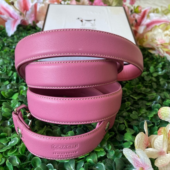 COACH PINK DOG LEASH🩷 - Picture 3 of 10